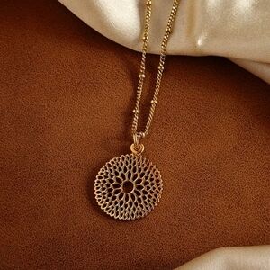 Small 18k gold plated .925 sterling flower necklace